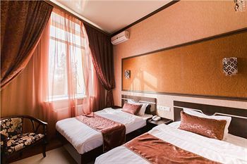 Hotel Golden House