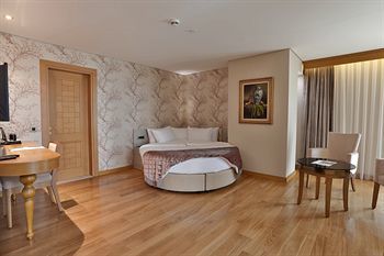 Queen Hotel & Spa