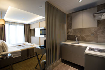 Hotel Gk Regency Suites
