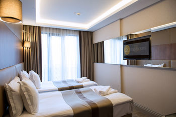 Hotel Gk Regency Suites