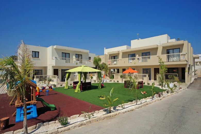 Hotel Nelia Gardens