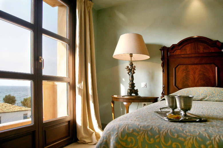 Hotel Le Convivial Luxury Suites & Spa