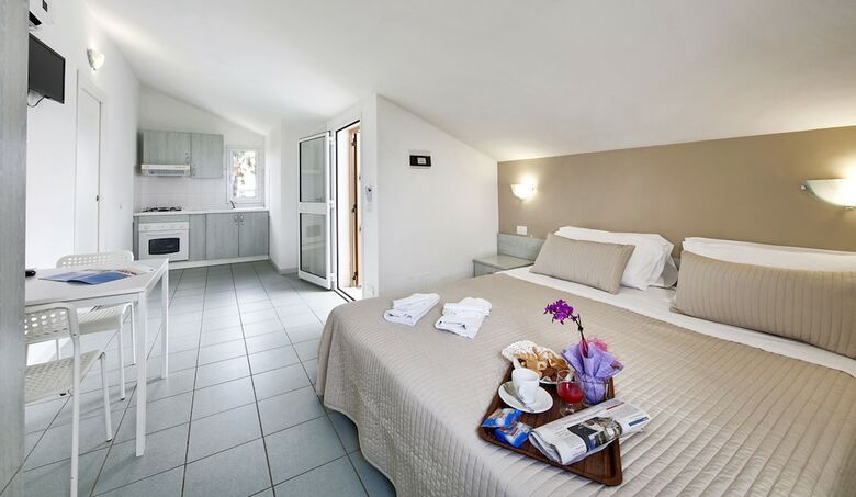 Hostal Athena Resort