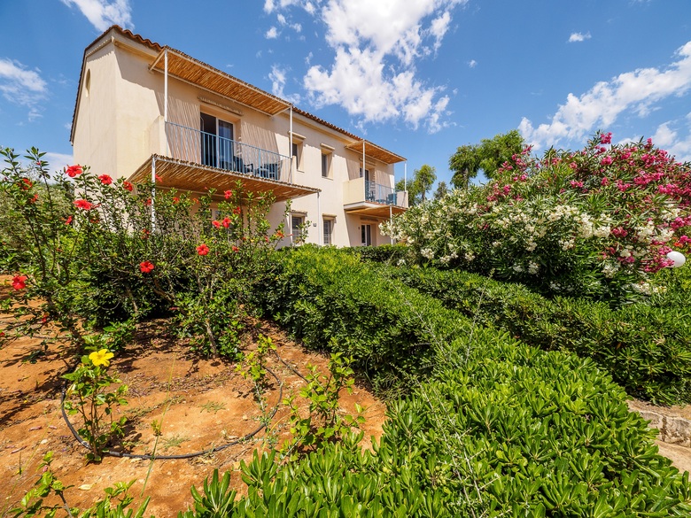 Hostal Athena Resort
