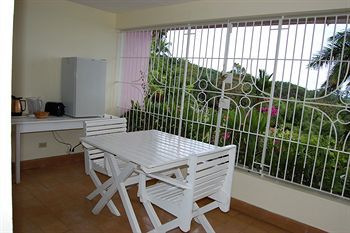 Hostal Inn At Shaw Park Gardens & Waterfalls