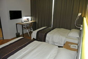 Hotel Super 8 Bayan Baru
