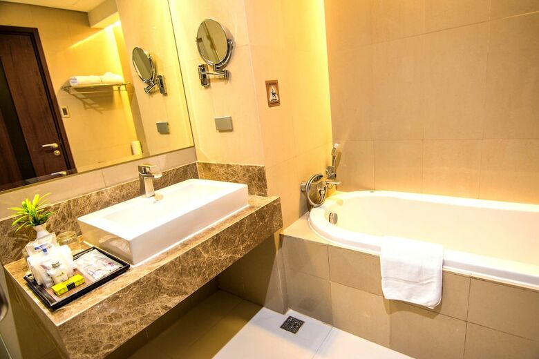 Acacia Hotel Manila