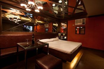 Hotel Victoria Court Las Pinas