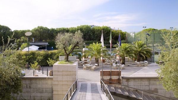 Petra Hotel & Residence