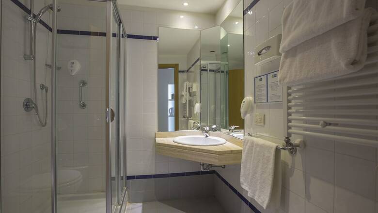 Hotel Express By Holiday Inn Rome East