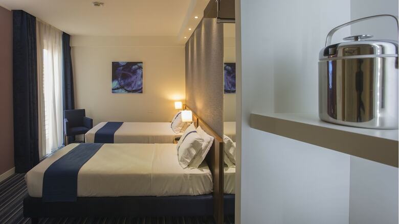 Hotel Express By Holiday Inn Rome East