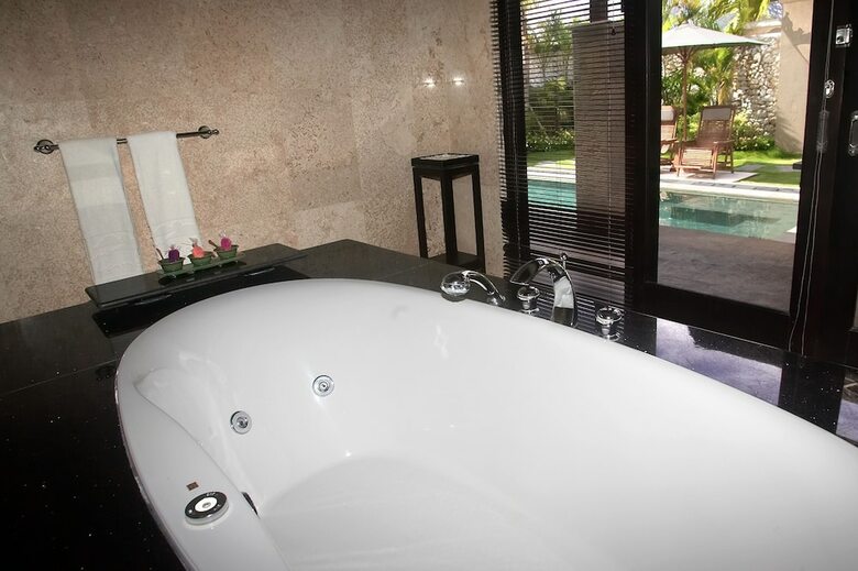 Hotel Dreamland Luxury Villas And S