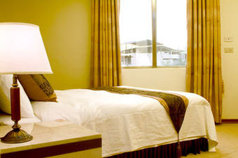 Waugh Den Hotel