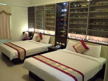 Warner Leisure Hotel