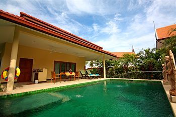 Thai Thani Pool Villa Resort