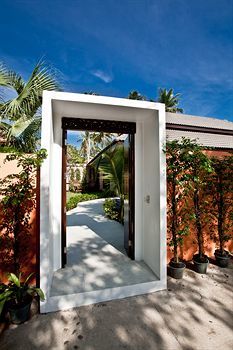 Thai Thani Pool Villa Resort