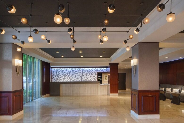 Hotel Dallas Marriott Suites Market Center