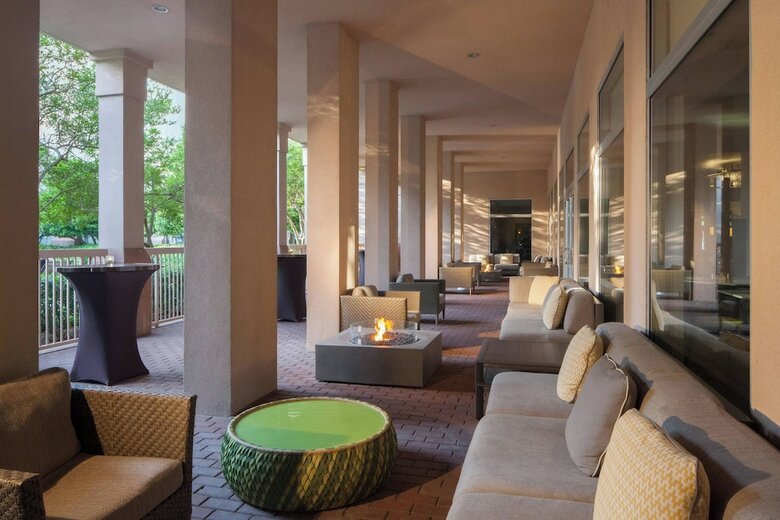 Hotel Dallas Marriott Suites Market Center