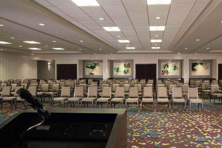 Hotel Dallas Marriott Suites Market Center