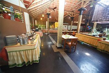 Hotel Hoysala Village Resort