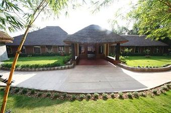 Hotel Hoysala Village Resort