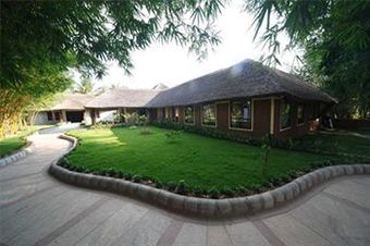 Hotel Hoysala Village Resort