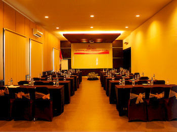 T-more Hotel & Lounge
