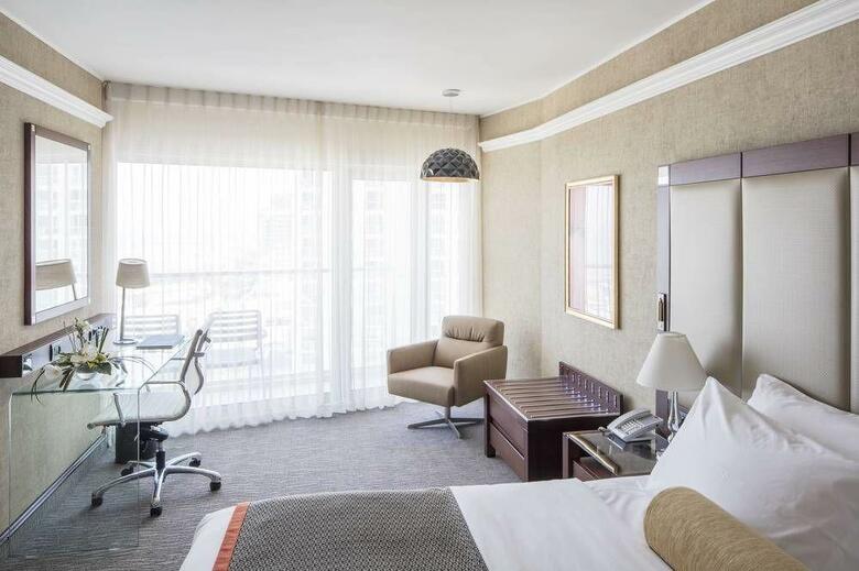 Hotel Renaissance Tel Aviv