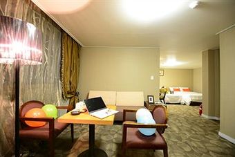 W Tourist Hotel