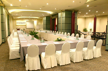 Hotel Grand Seasons