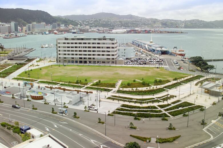 Bay Plaza Hotel