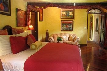 Hostal Forest Hills Suites
