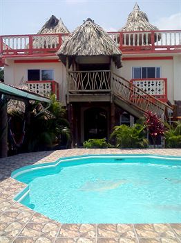 La Delphina Bed And Breakfast Bar And Grill Hotel