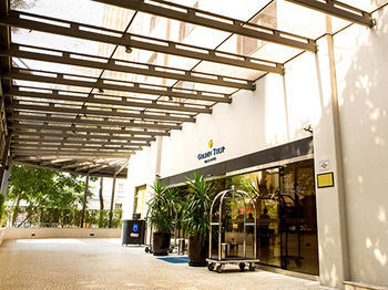 Golden Tulip Suites Dubai