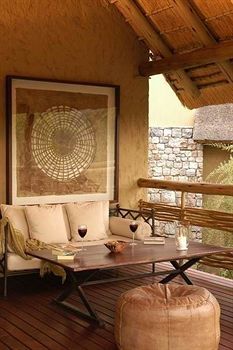 Posada Thakadu River Camp