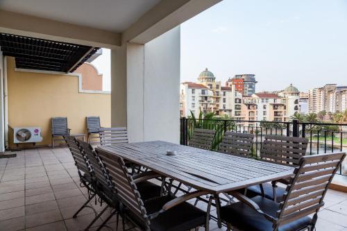 Island Club Hotel & Apartments