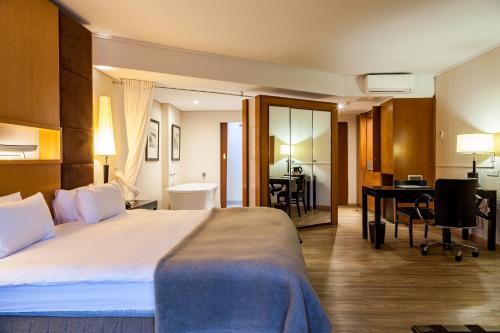 Island Club Hotel & Apartments