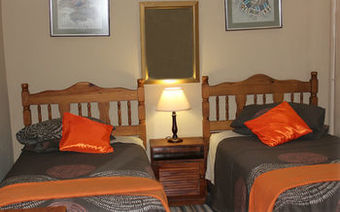Hotel Tshimologo Farm Guest House