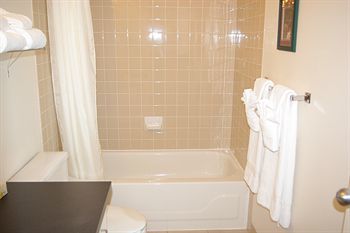 Hotel Waterton Lakes Lodge Resort
