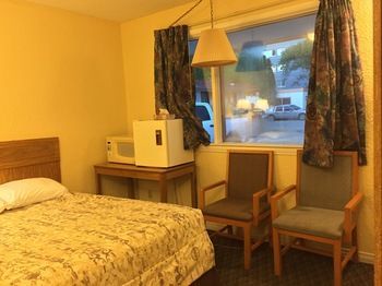 Capri Motel