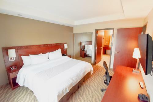 Hotel Canad Inns Destination Centre Garden City