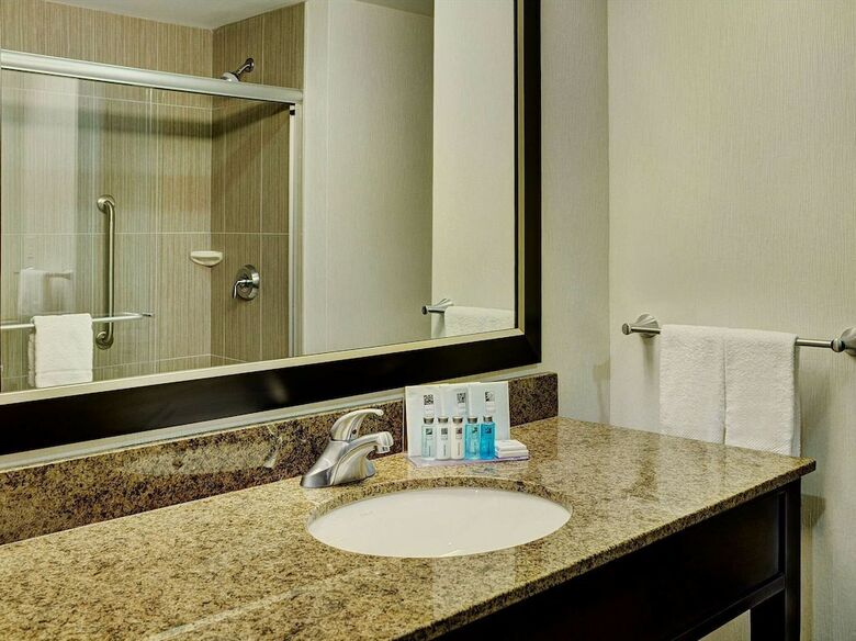 Hotel Hampton Inn By Hilton Winnipeg/airport