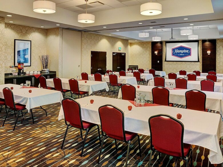 Hotel Hampton Inn By Hilton Winnipeg/airport