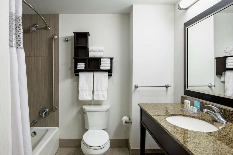 Hotel Hampton Inn By Hilton Winnipeg/airport