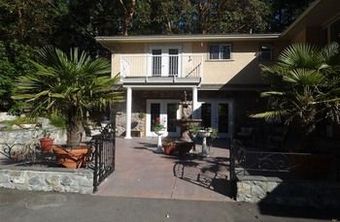 Bed & Breakfast Rae Leigh Heights Bnb