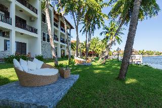 Hotel River Beach Resort
