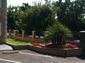 Motel Walnut Inn & Suites