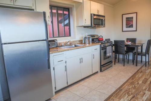 Bed & Breakfast Cottages At Little River Cove