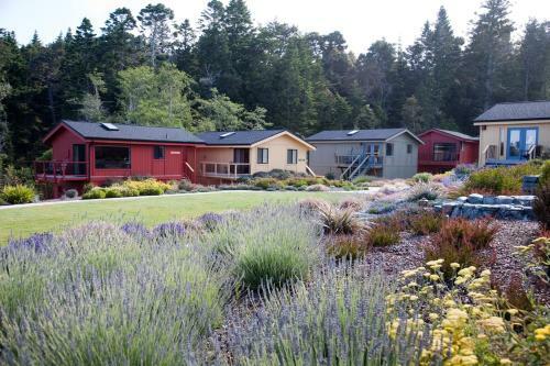 Bed & Breakfast Cottages At Little River Cove