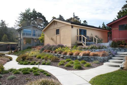 Bed & Breakfast Cottages At Little River Cove